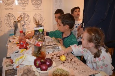 EXPOZIȚIE DE ICOANE ȘI OUĂ ÎNCONDEIATE LA STOCKHOLM