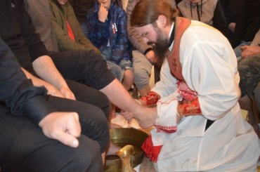 În Joia Mare la Stockholm, Preasfințitul Părinte Episcop Macarie a săvârșit Randuiala spălării picioarelor
