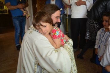 Părintele Episcop Macarie : „Se cuvine să prețuim și să cultivăm mai mult și mai cu sârg dragostea frățească prin prieteniile duhovnicești și solidaritatea față de ceilalți”