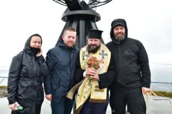 Părintele Episcop Macarie Drăgoi a înălțat Sfânta Cruce la Capul Nordului, Norvegia, punctul cel mai nordic al Europei