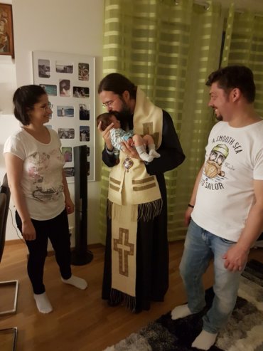 În Stockholm, impreună cu Ștefan și Monica, doi prieteni și ucenici duhovnicești care alcătuiesc o tânără și frumoasă familie în care a venit, recent, un nou membru: nou născutul Ștefan. Slava lui Dumnezeu pentru toate!