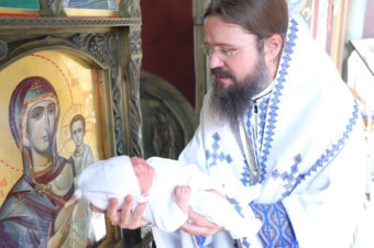 PS Episcop Macarie: „Sfinții Ioachim și Ana sunt un exemplu pentru noi de cum poate fi pusă în lucrare căsătoria”