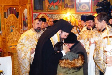 PS Episcop Macarie l-a înmormântat pe Gheorghe Hortolomei-Lupu, românul fără adăpost ucis în circumstanțe dramatice în Suedia