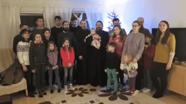 PĂRINTELE EPISCOP MACARIE ȘI GRUPUL DE COLINDĂTORI DE LA OSLO, NORVEGIA, AJUNUL PRAZNICULUI NAȘTERII DOMNULUI, 24 DECEMBRIE 2018