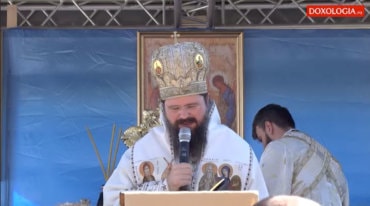 Cuvântul de învățătură al PS Episcop Macarie de la sfințirea bisericii Schitului  Pocrov Neamț prin care ierarhul i-a îndemnat cu lacrimi pe cei prezenți ca „înstrăinarea de țara pământească să nu le devină și înstrăinare de patria cea cerească”! Duminică, 11 august 2019