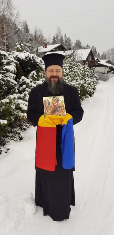 Colindând printre nămeții orașului Oslo la frații noștri, mai cu seamă la cei însingurați și bolnavi, pentru a le vesti că Prunc Sfânt ni S-a născut nouă, ca să ne scoată din necaz, durere și păcat! Nașterea Domnului cu bucurie sfântă să o prăznuim, iubite frate și iubită soră, oriunde ne-am afla! …