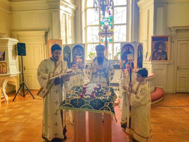 PS Părinte Episcop Macarie: „Să înfruntăm creștinește aceste vremuri și aceste încercări!” Sfânta Liturghie, Uppsala, 22 martie 2020