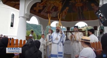 Preasfințitul Părinte Macarie a slujit la Mănăstirea Rebra-Parva (preluare trinitas.tv)