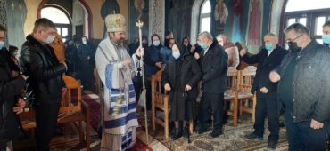 Astăzi, duminică, 28 februarie 2021, Parintele Episcop Macarie al Europei de Nord, cu binecuvântarea Părintelui Mitropolit Andrei al Clujului, a săvârșit Sfânta Liturghie în biserica localității Sita, comuna Spermezeu, jud. Bistrița-Năsăud. După slujbă, a înmormântat-o pe binecredincioasa văduvă Anica Șerban (95 ani)