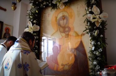Episcopul Macarie: „Maica Domnului, hrănește sufletele noastre cu dulceața pocăinței trezitoare!”, Paraclisul Episcopal din Stockholm, Cinstirea Icoanei Maicii Domnului „Eu sunt cu voi și nimeni împotriva voastră!”, duminică, 28 martie 2021