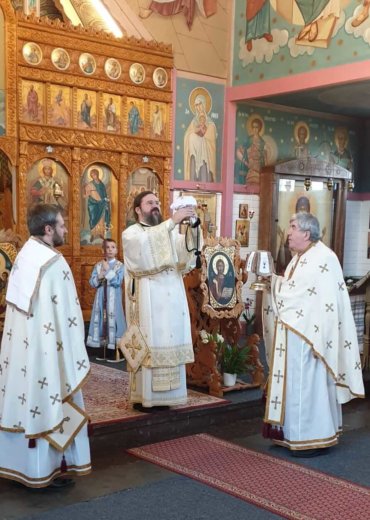 Preasfințitul Părinte Episcop Macarie Drăgoi al Episcopiei Europei de Nord s-a aflat în slujire euharistică în această Duminică a lăsatului secului pentru Postul Mare, 14 martie 2021, în mijlocul copiilor și credincioșilor din orașul Göteborg, Regatul Suediei