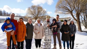 Preasfințitul Părinte Episcop Macarie Drăgoi al Episcopiei Europei de Nord și-a început vizita pastorală la românii din Laponia. Astăzi, 10 aprilie 2021, a făcut un popas la binecredincioșii din nordul Suediei, la Skellefteå, purtând în slujirea euharistică Icoana Maicii Domnului, Stăpâna Laponiei.