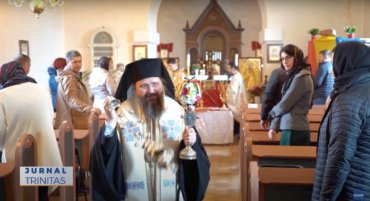 Preasfințitul Părinte Macarie a slujit la mănăstirea românească din Ikast (preluare TRINITAS.TV)