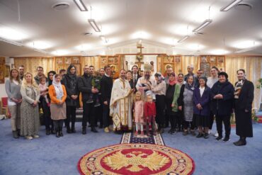 Preasfințitul Părinte Episcop Macarie al Episcopiei Europei de Nord în slujire euharistică de sărbătoarea Sfântului Mare Mucenic Dimitrie Izvorâtorul de Mir la Roskilde în Regatul Danemarcei, marți, 26 octombrie 2021