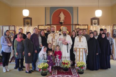 Preasfințitul Părinte Episcop Macarie al Episcopiei Europei de Nord în slujire euharistică de sărbătoarea Sfântului Cuvios Dimitrie cel Nou, hramul parohiei din Odense, Regatul Danemarcei, miercuri, 27 octombrie 2021