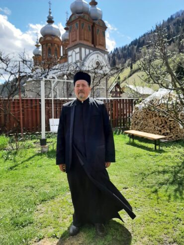 „O viață de luptă și trudă încheiată eroic” – Mesajul Episcopului Macarie Drăgoi la trecerea la cele veșnice a Preotului Dumitru Chiorbeja