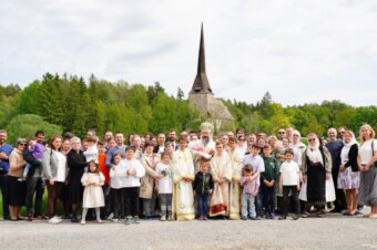 Dumnezeiasca Liturghie în Paraclisul Centrului Episcopal din Stockholm, Regatul Suediei