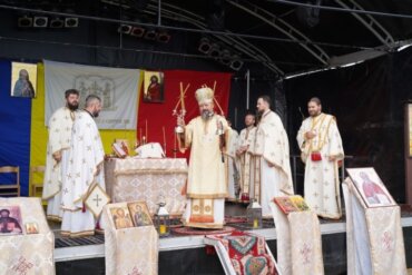 Episcopul Macarie despre tânărul bogat din pericopa evanghelică (Matei 19, 16-26): „Sunt atâtea idealuri mincinoase cu care astăzi tineretul este atras în  capcană!”, cuvânt rostit Duminică, 4 septembrie 2022 în „Tabăra de vară pentru cei mari și mici” din Rødovre-Copenhaga.