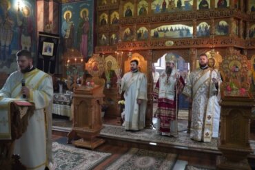 Episcopul Macarie: „Să facem praznic de omenie și iubire!”, Cuvânt la Dumnezeiasca Liturghie din satul său natal Spermezeu, jud. Bistrița-Năsăud, marți, 1 noiembrie 2022