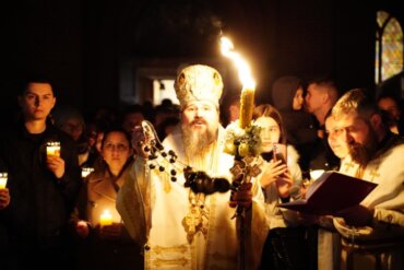 Slujba Învierii și Liturghie baptismală în Biserica Paraclis Episcopal din Copenhaga