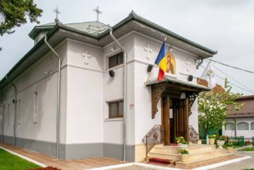 Parohia „Sfântul Ioan Botezătorul” din Buzău va primi un fragment din moaștele ocrotitorului spiritual, cu prilejul hramului, din partea  Preasfințitului Părinte Macarie, Episcopul ortodox român al Europei de Nord